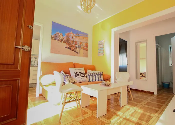 Triana 44 Familiar Luxury